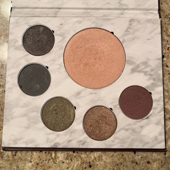 Fitglow Glam Palette - Picture 2 of 4